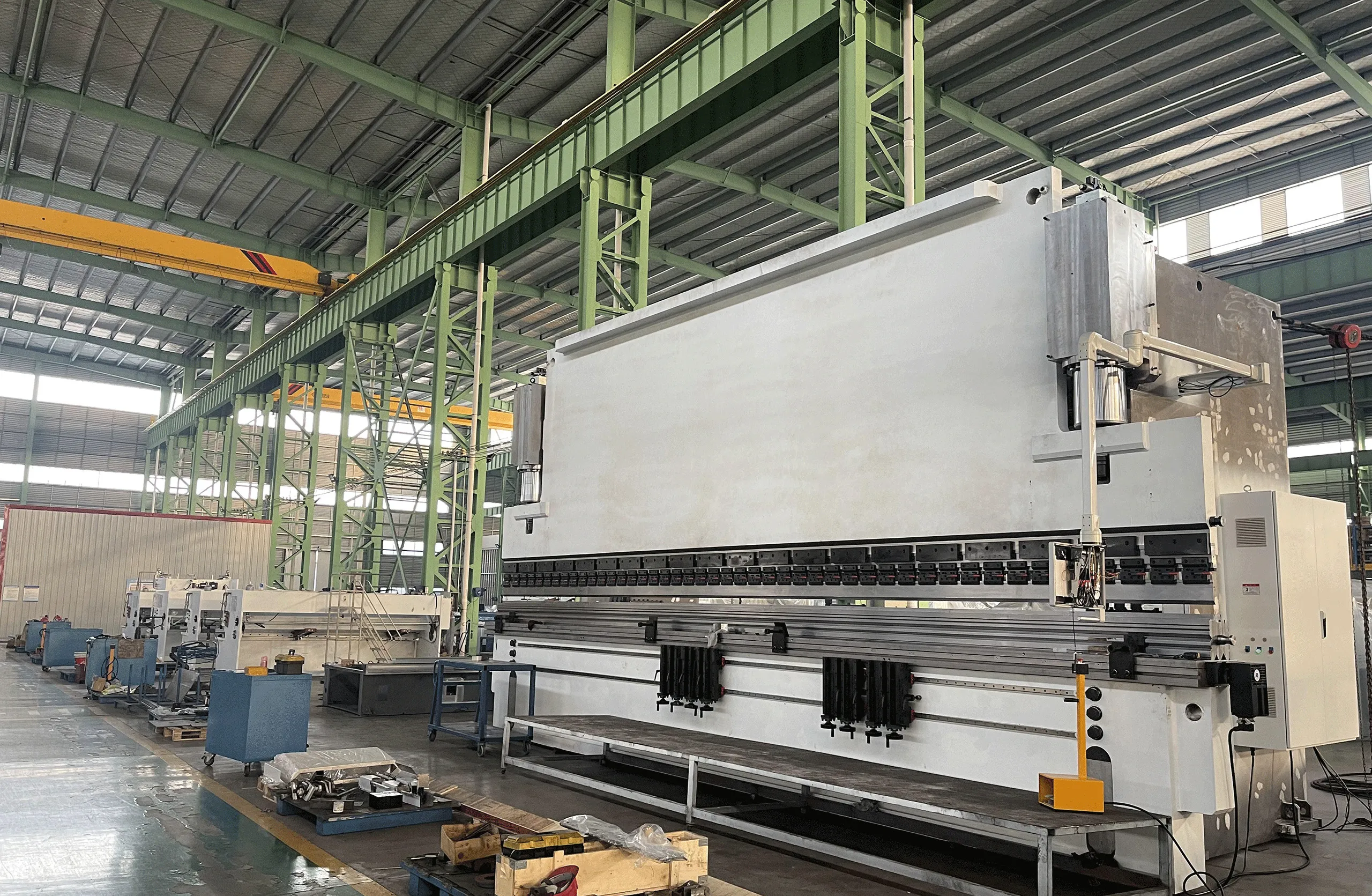 front view of heavy duty press brake