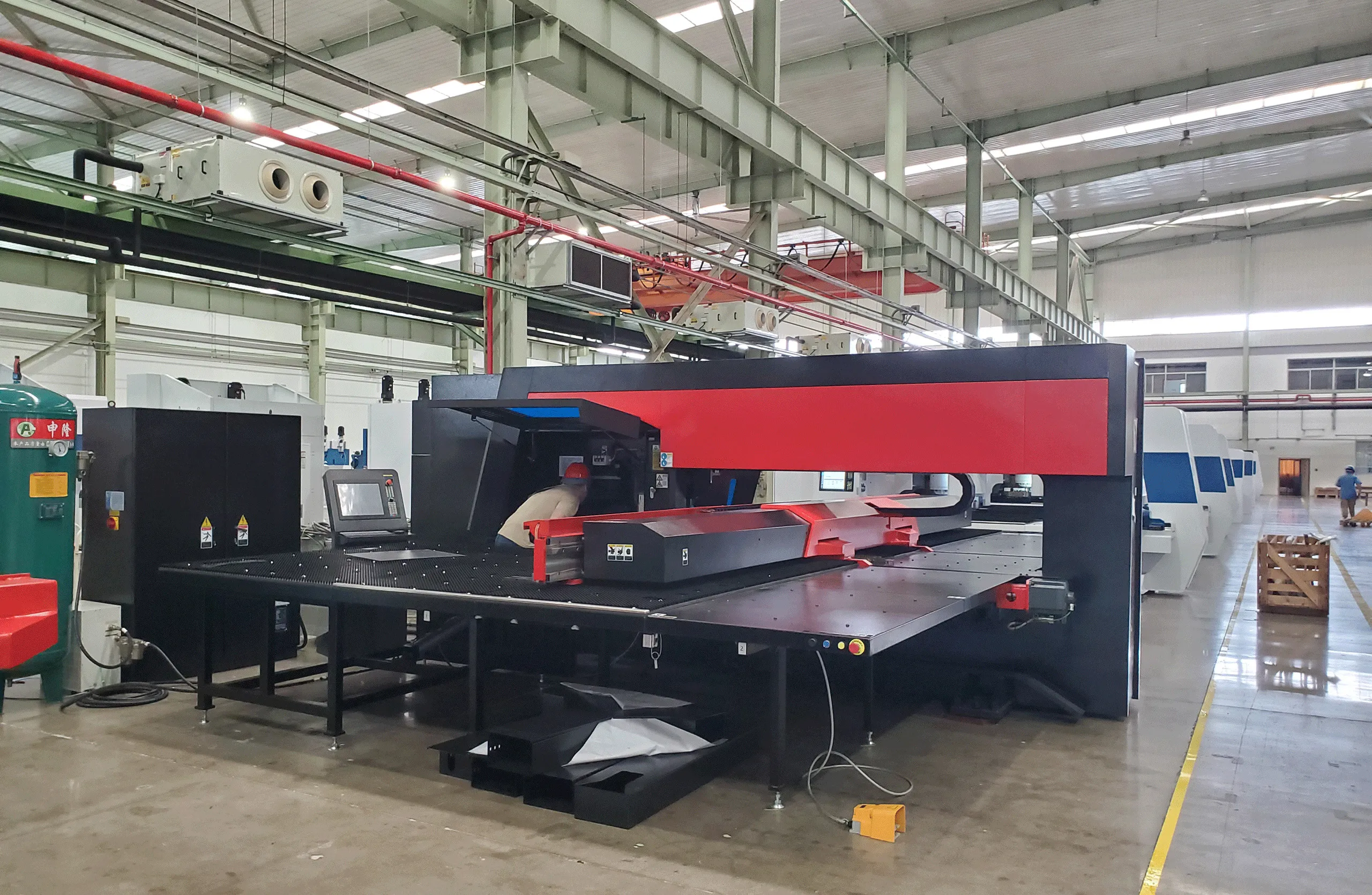 CNC Turret punching machine