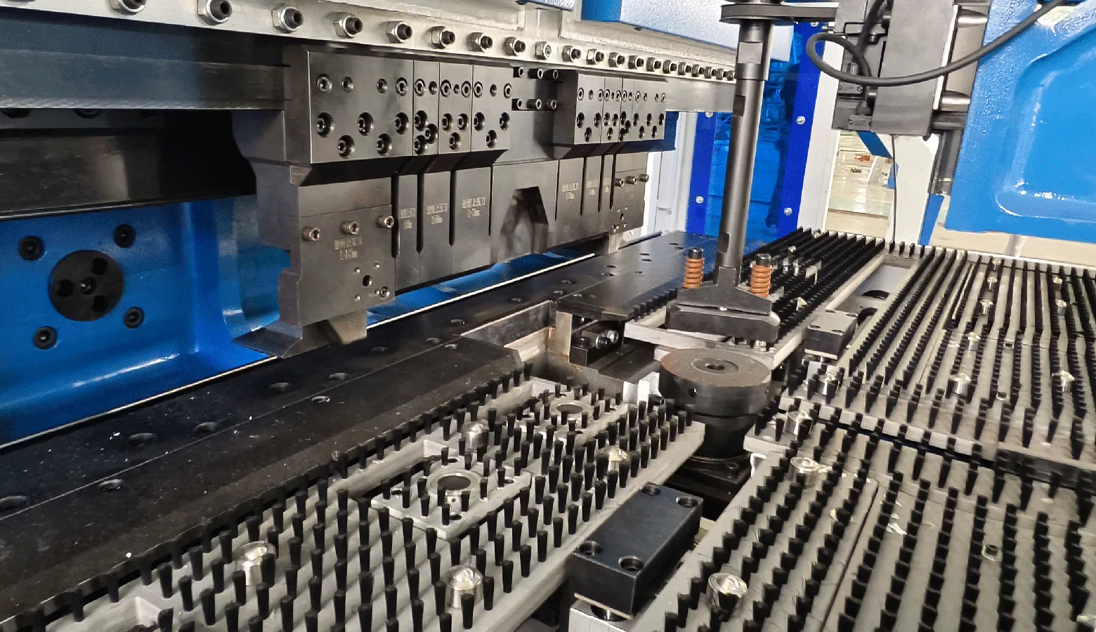 semi-auto panel bender worktable