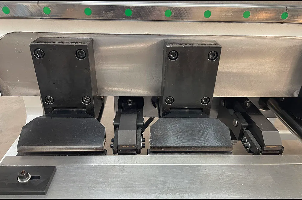 vertical v grooving machine worktable (2)